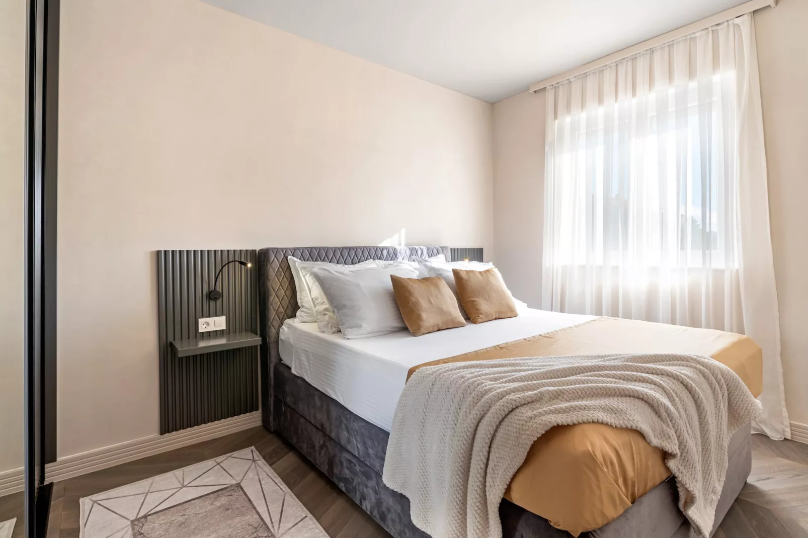 Luxury Apartment Tisa - three bedroom apartment-Chambre
