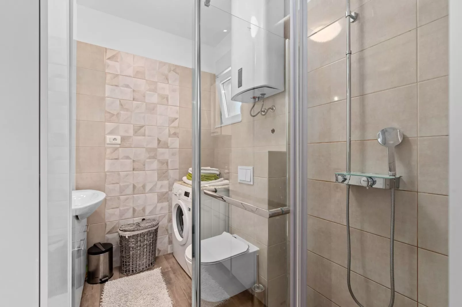 Apartment Moments - two bedroom apartment-Salle de bain
