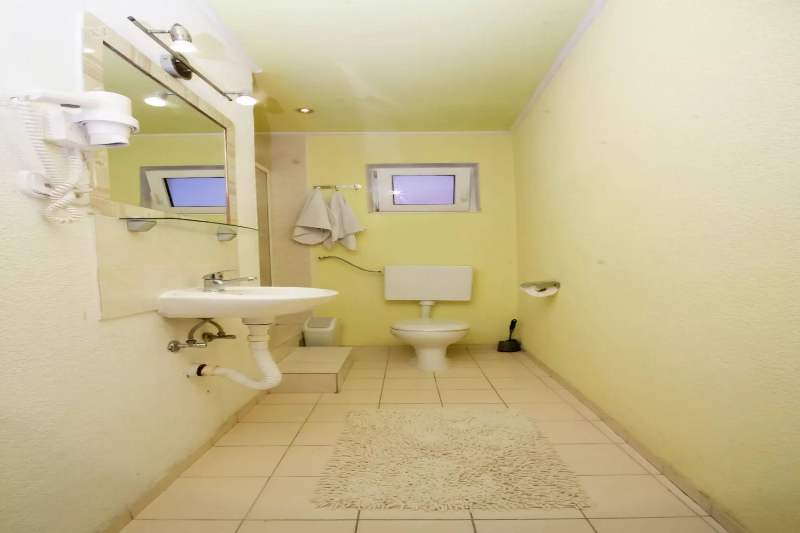 Apartments Horvat - Green-Bathroom