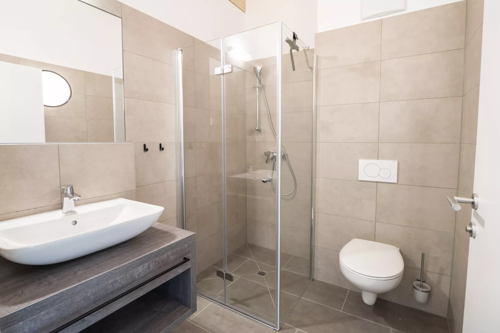 Superior Penthouse Three-bedroom Apartment – KA3PS-Badezimmer