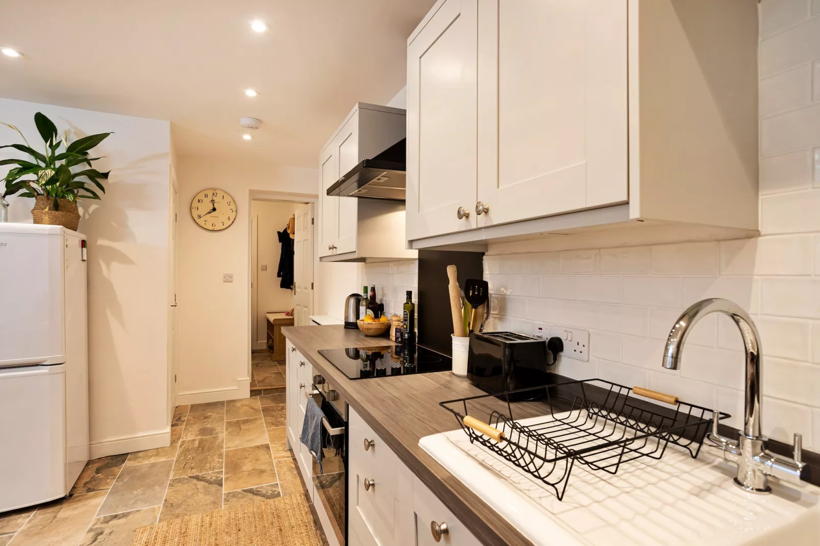Courtyard Cottage-Kitchen