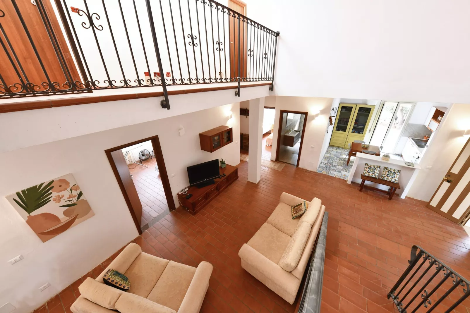 Villa Giugiò mit Privatpool-Living room