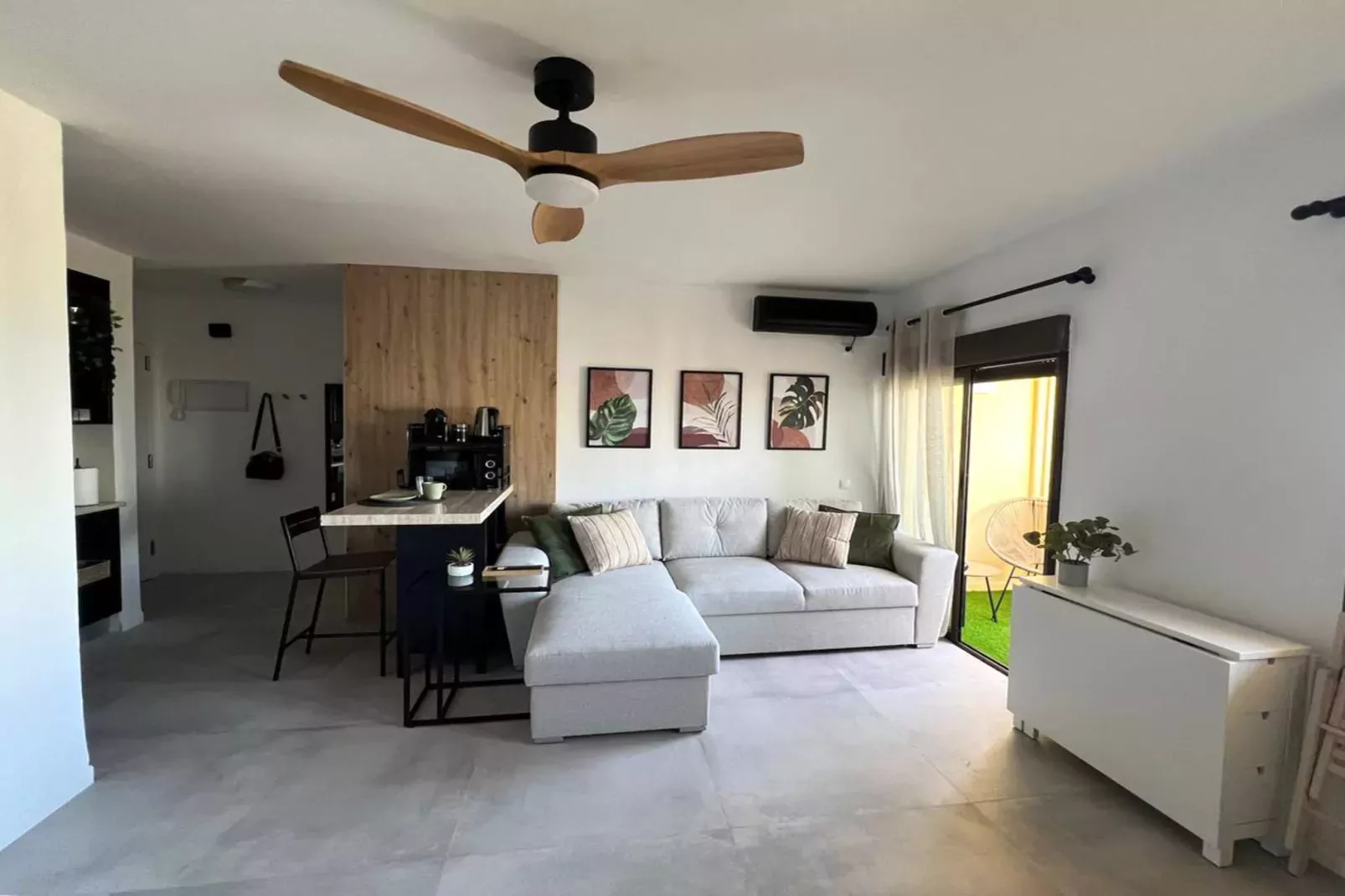 Apartamento con vistas al mar-Salon
