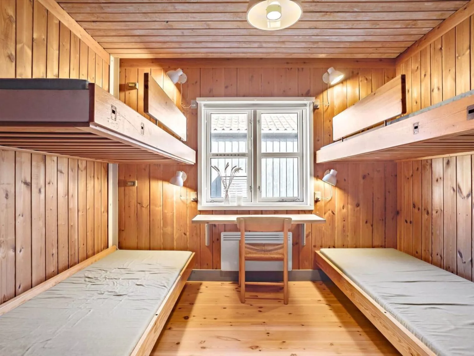 "Orpah" - 100m from the sea-Drinnen