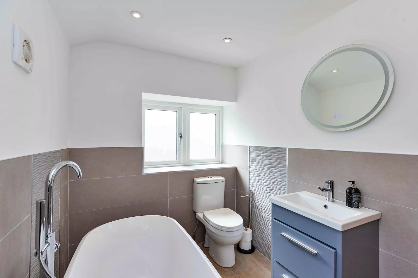 The Warren-Bathroom