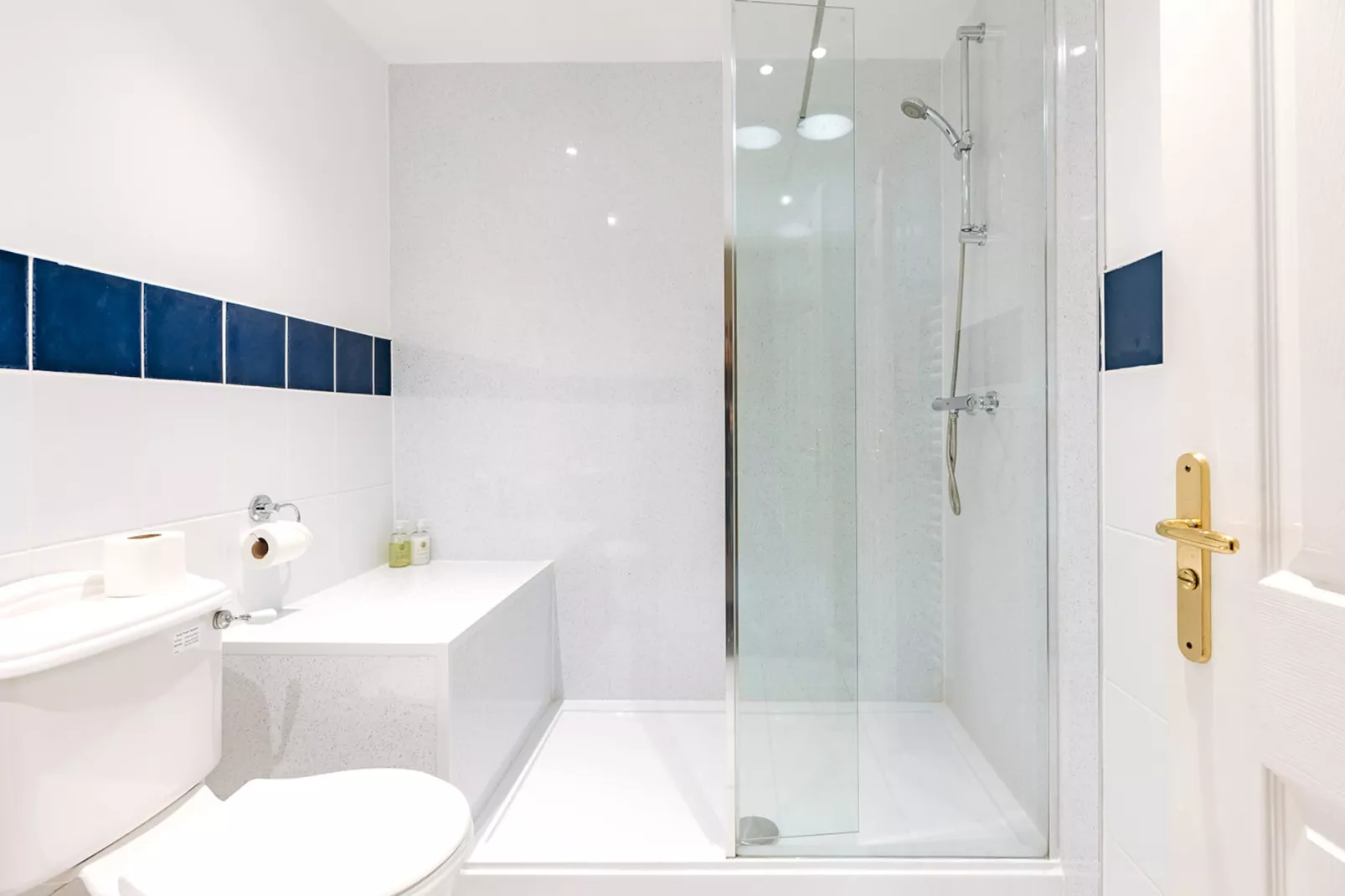Netley Hall - Thyme-Bathroom
