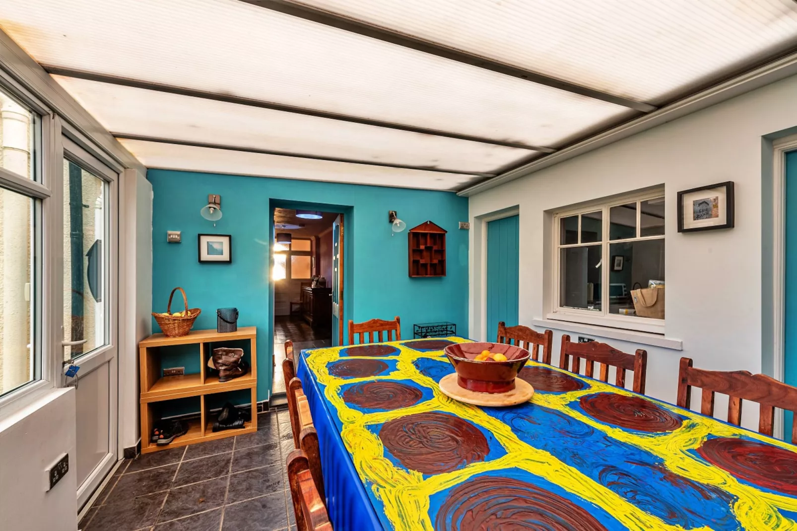 Ty Gwyn Hideaway-Dining room