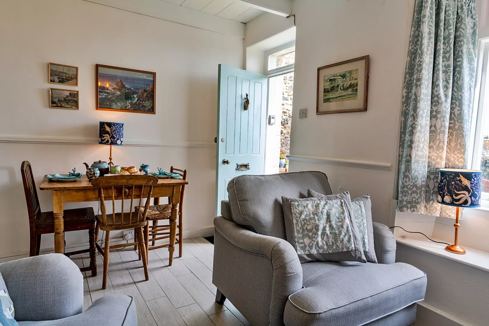 Cosy Mousehole Cottage with Sea Views-Living room