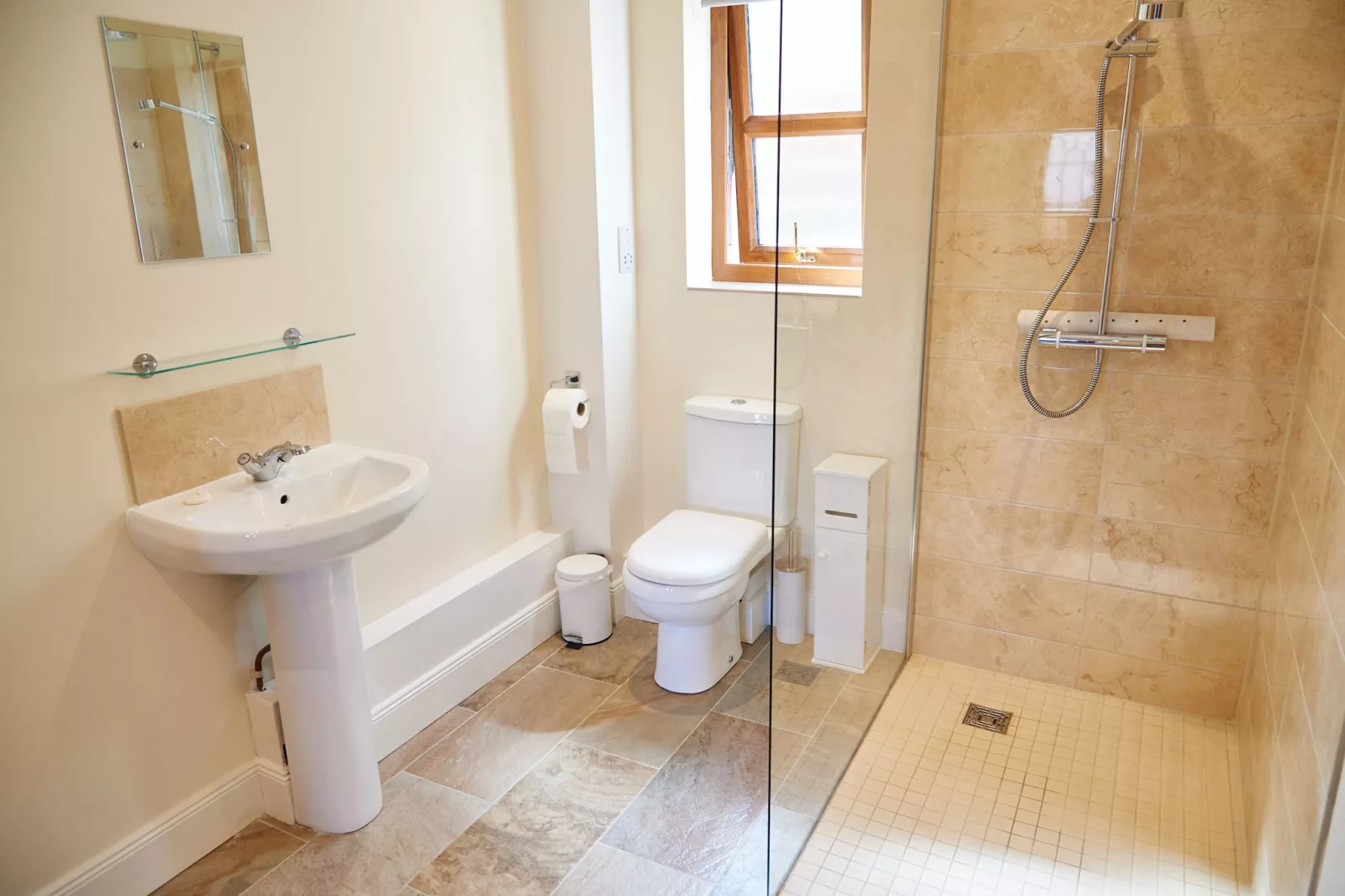 Quail's Nest Cottage-Bathroom