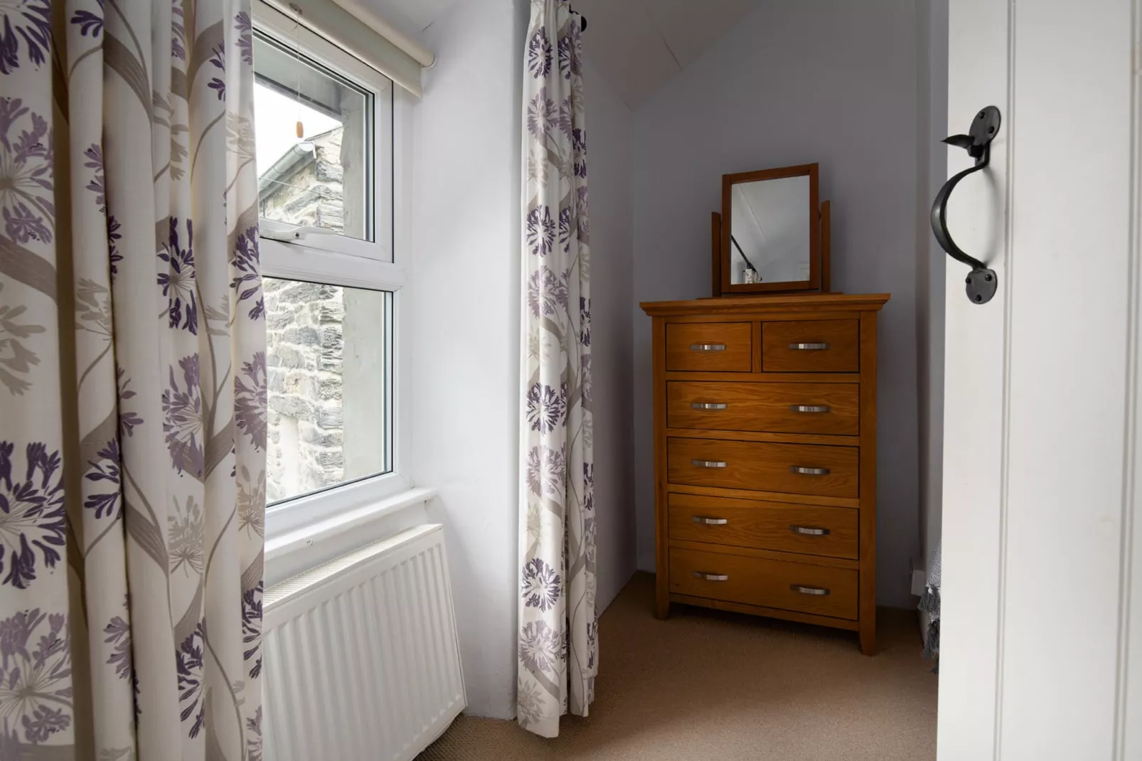 Bron Elan-Bedroom