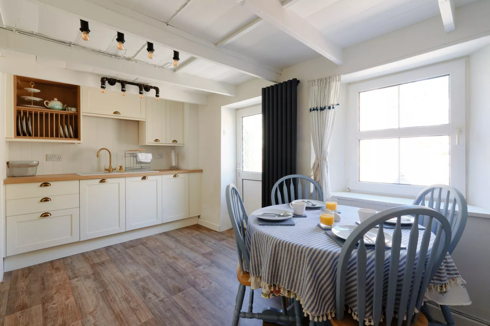 Primrose Cottage-Kitchen