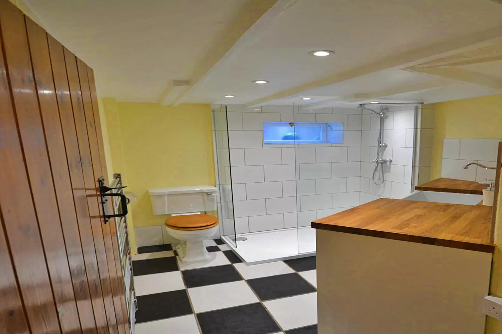 Penlee Narrows, Kingsand-Bathroom