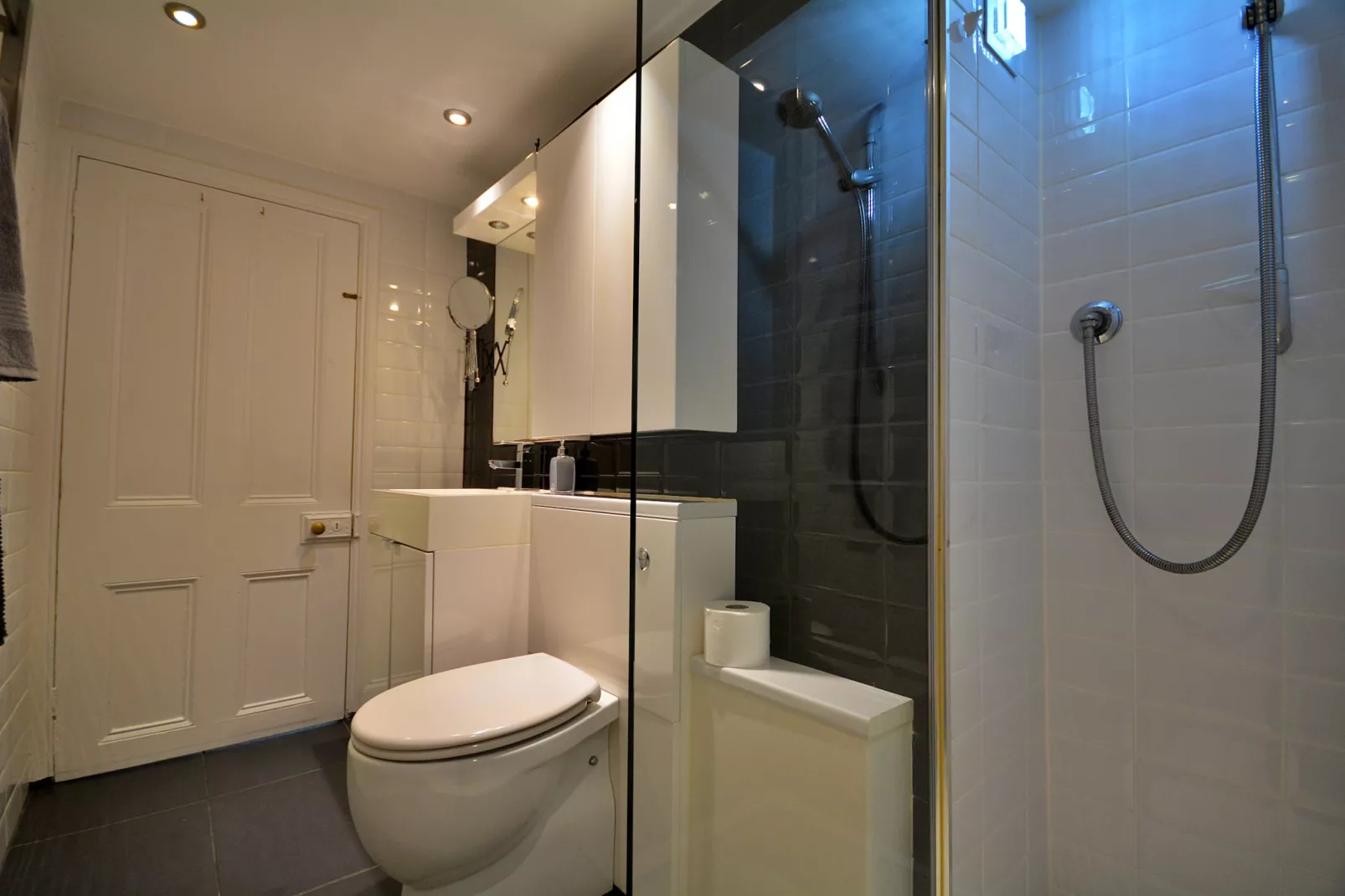 Wedgewood Cottage, Cawsand-Bathroom