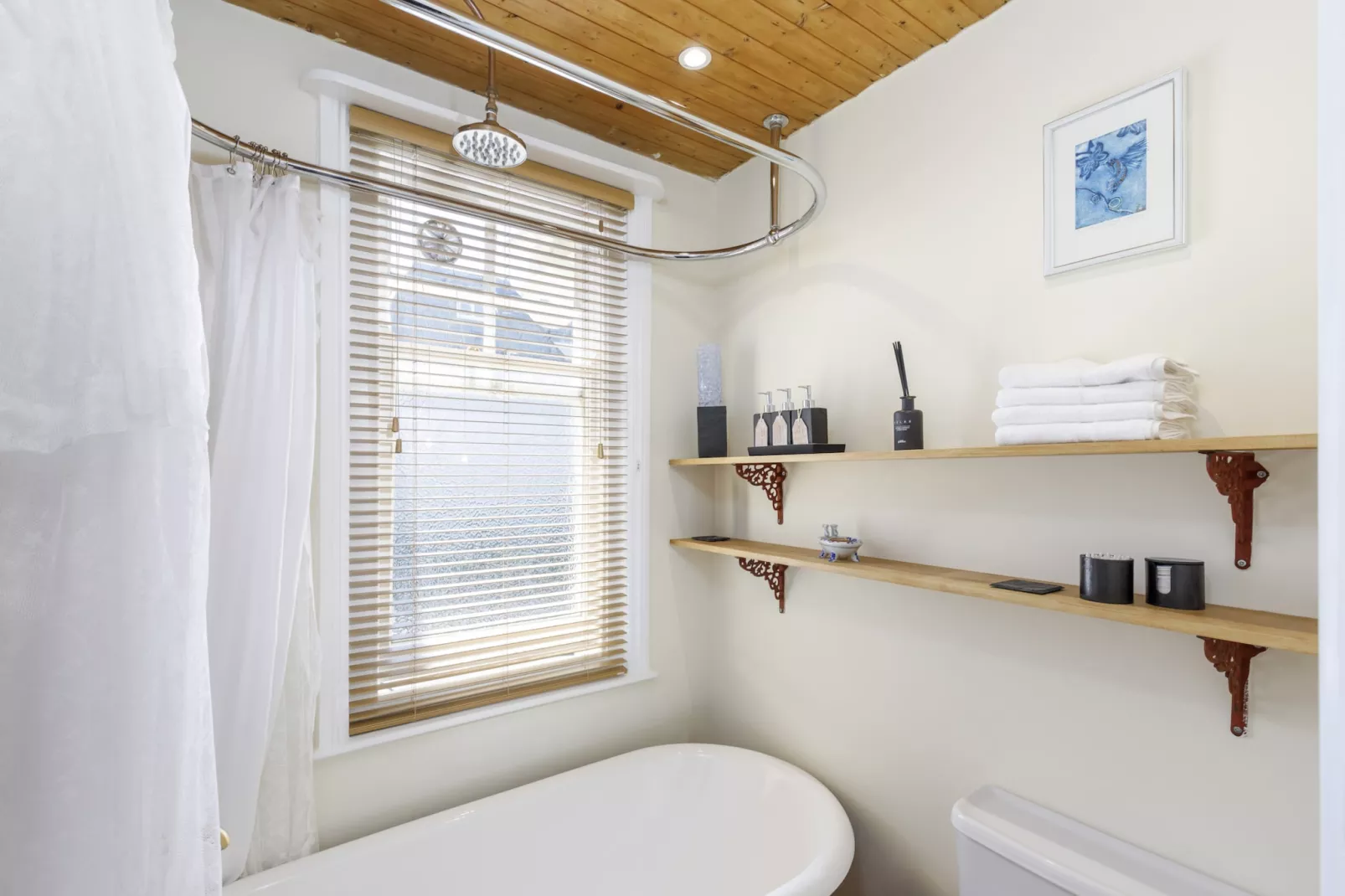 Pittodrie Guest House - Room 1-Bathroom