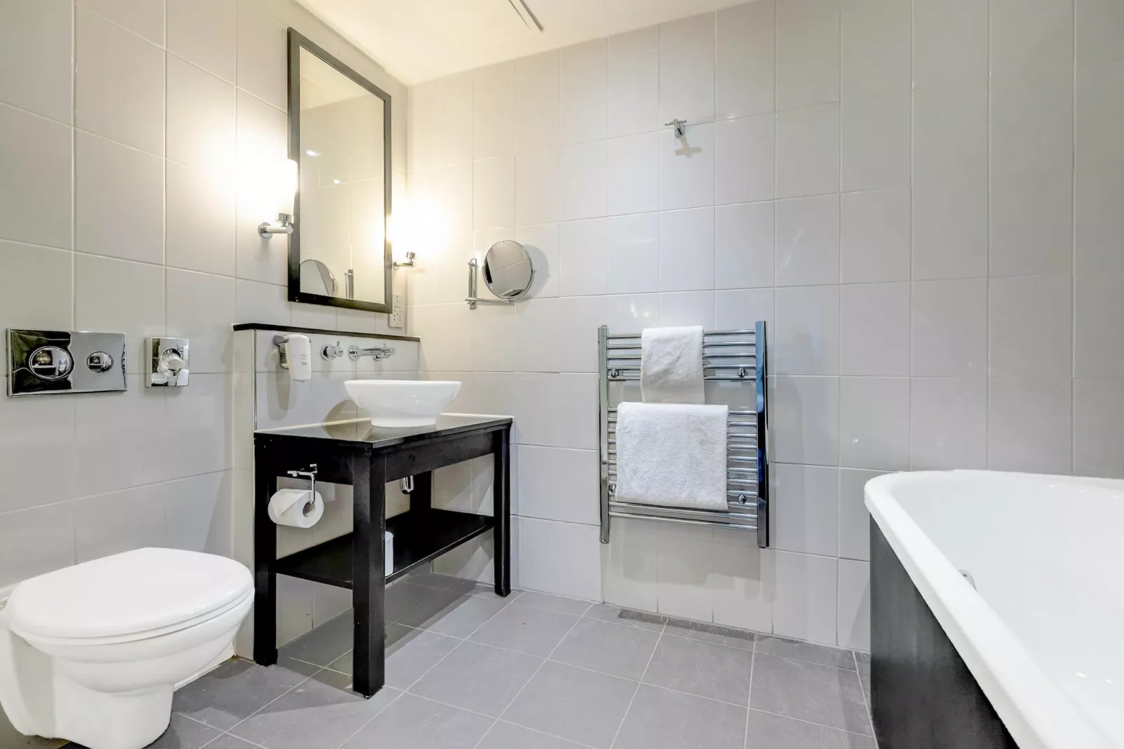 Landmark Delx Double-Bathroom