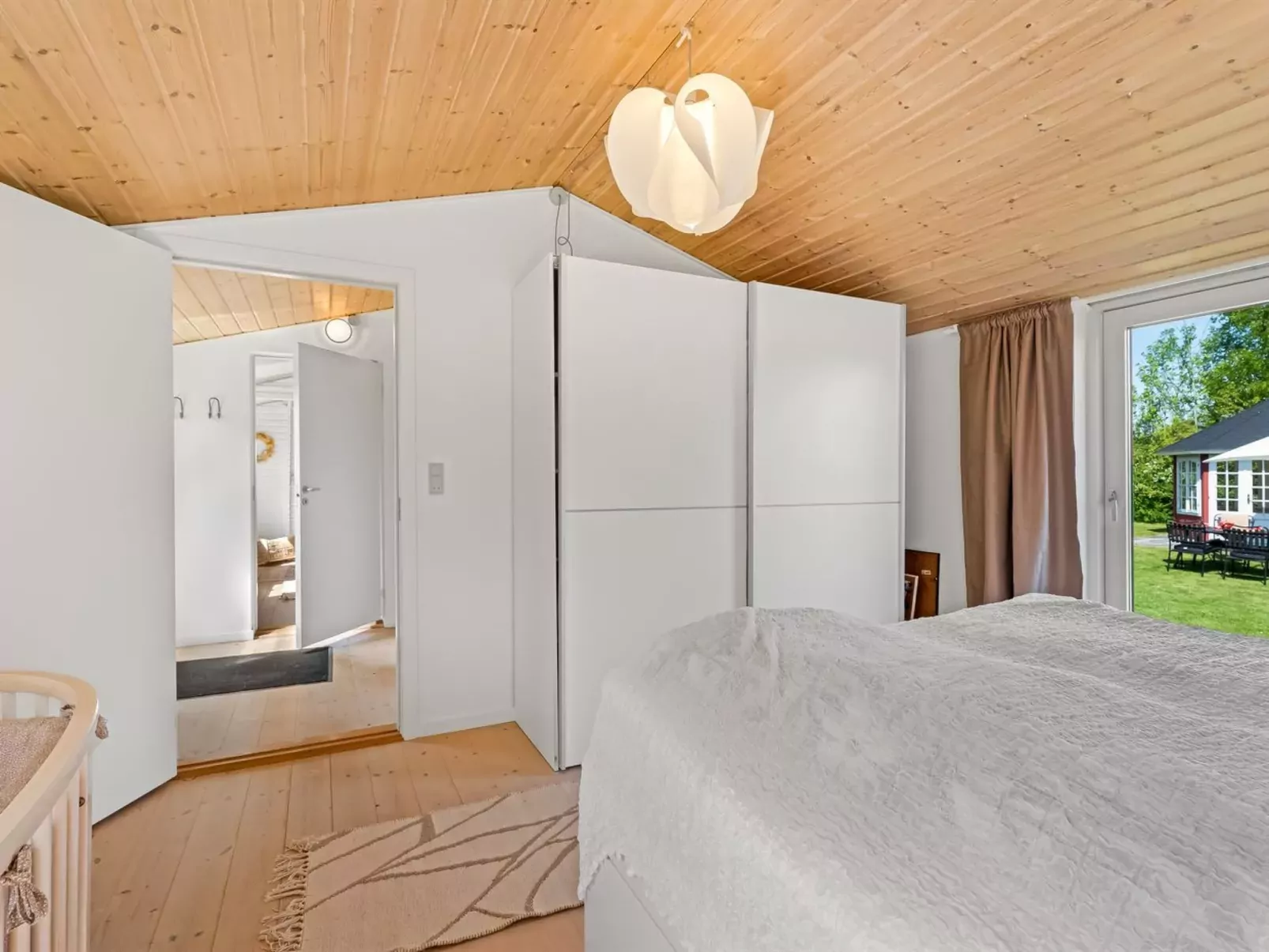 "Oona" - 700m from the sea-Inside