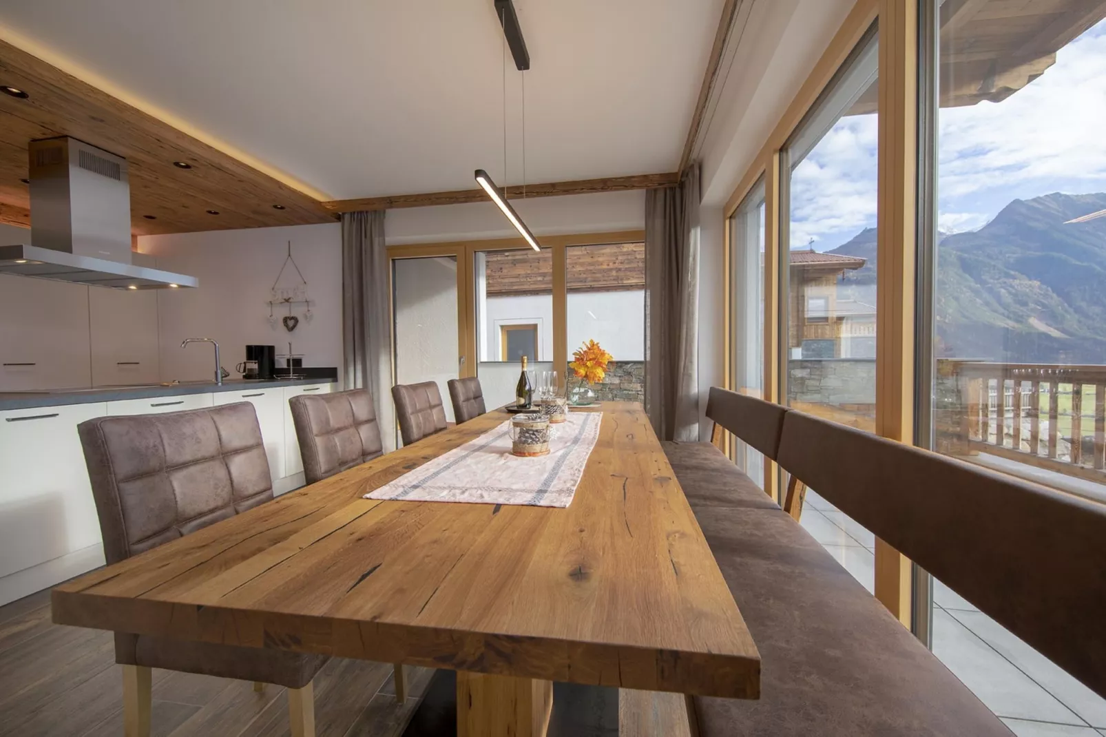 Nationalpark Chalet Glockhaus-Dining room