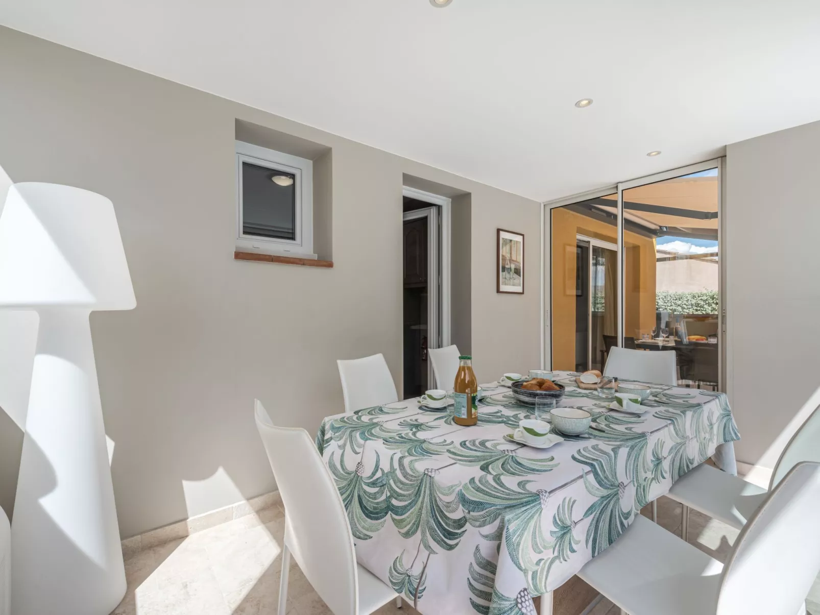 Le Clos du Mûrier-Inside