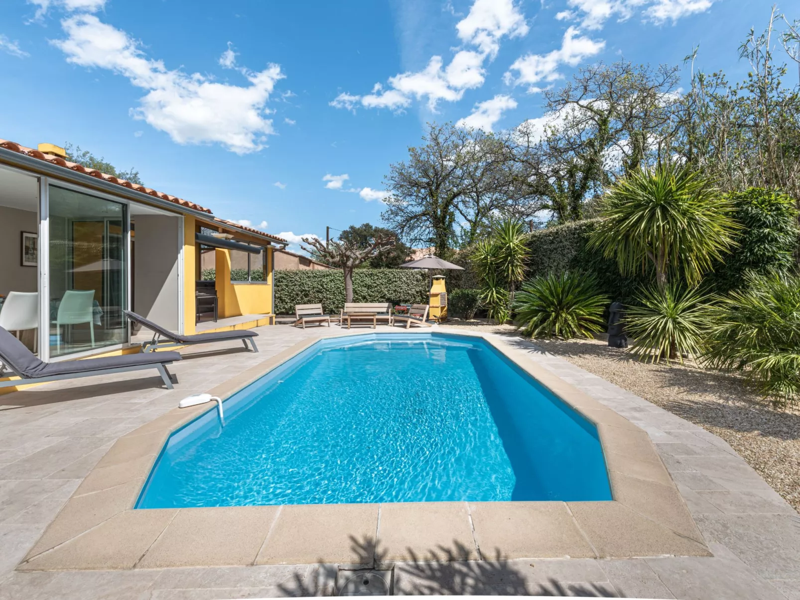 Le Clos du Mûrier-Outside