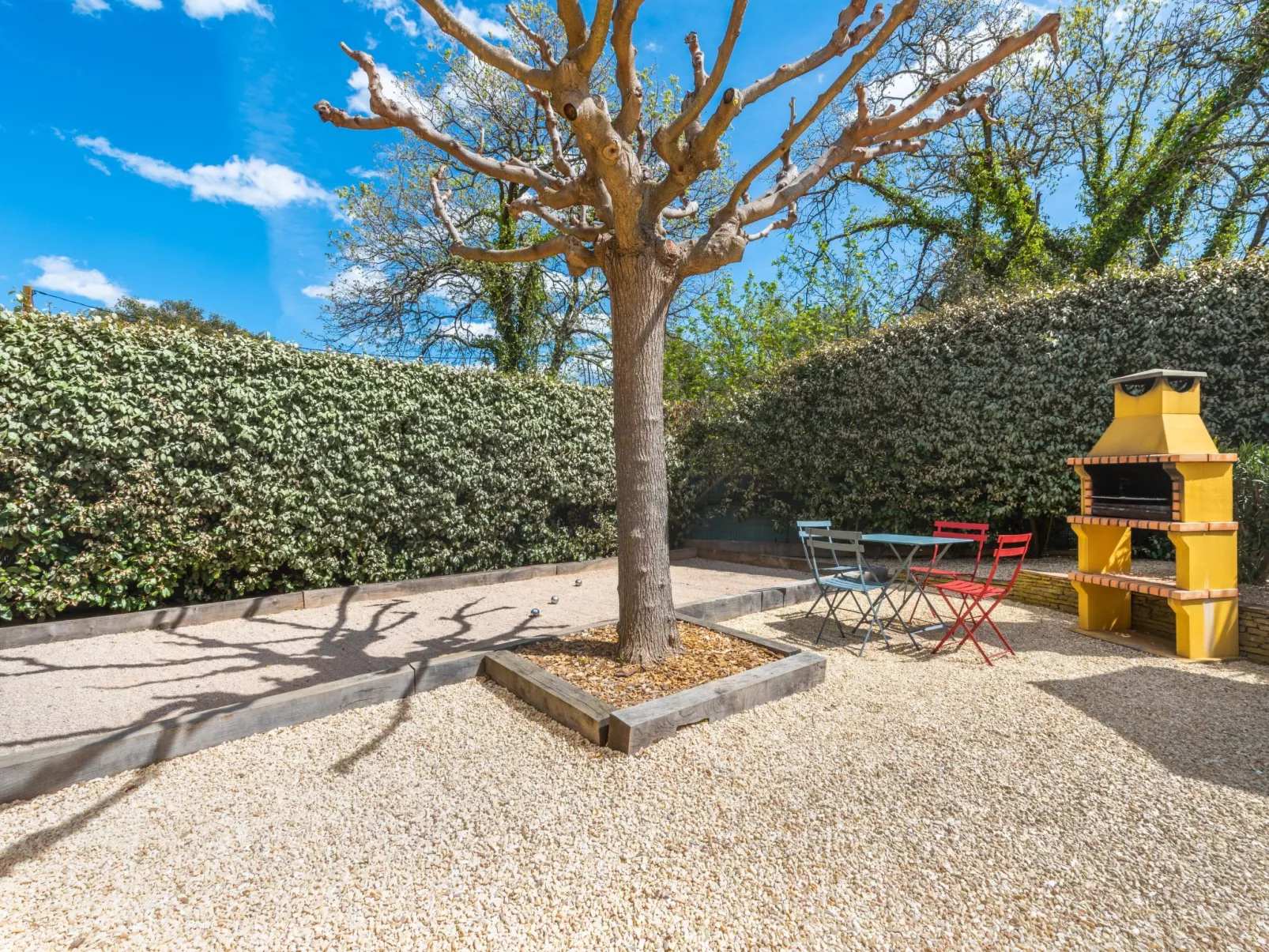 Le Clos du Mûrier-Outside