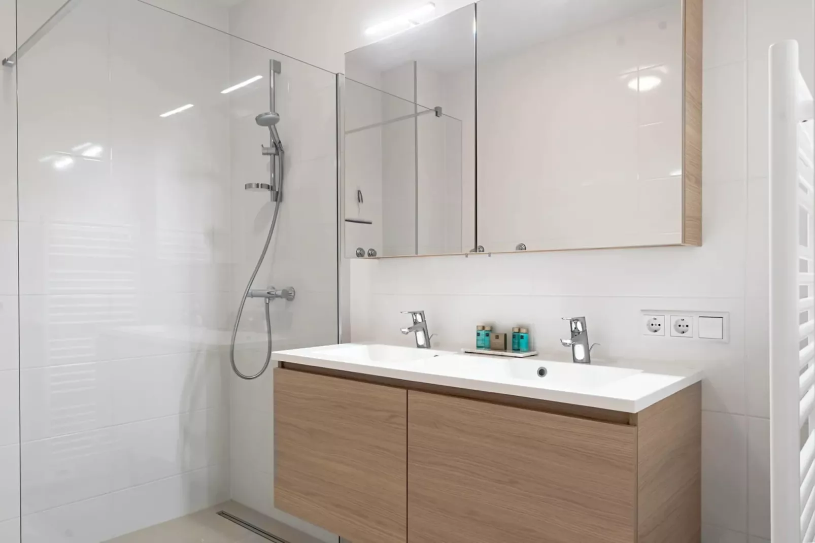 Breskens Apartments & Penthouses 10-Bathroom