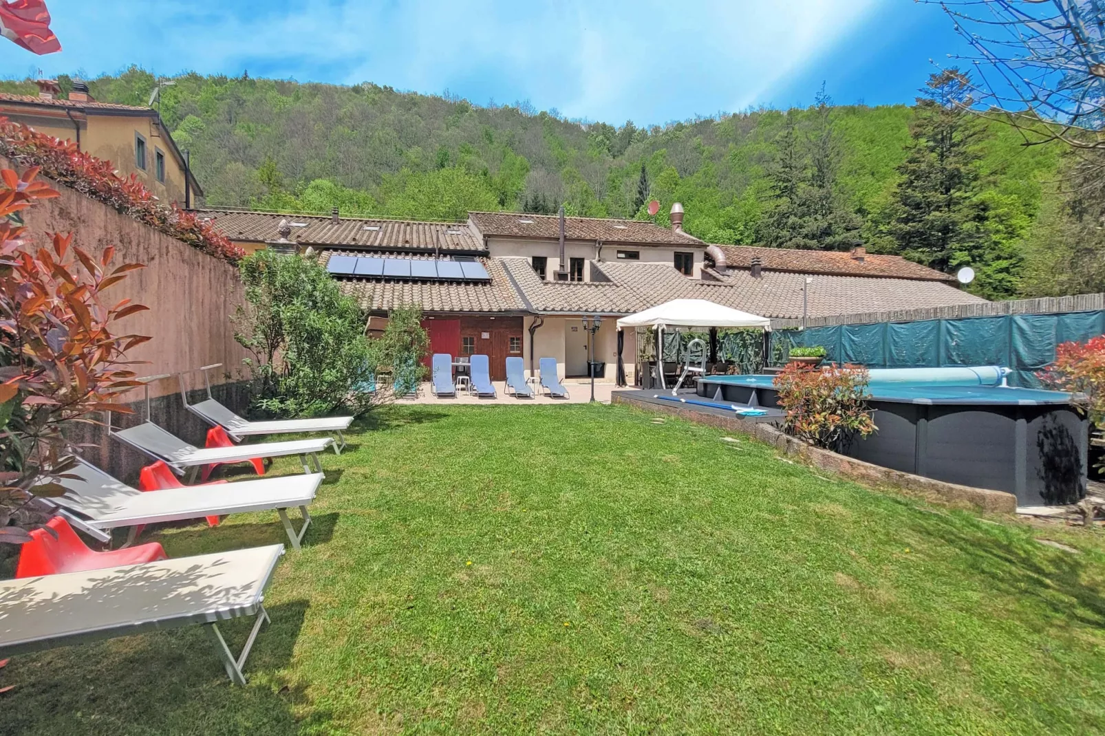 Insieme in Panche-Gardens summer