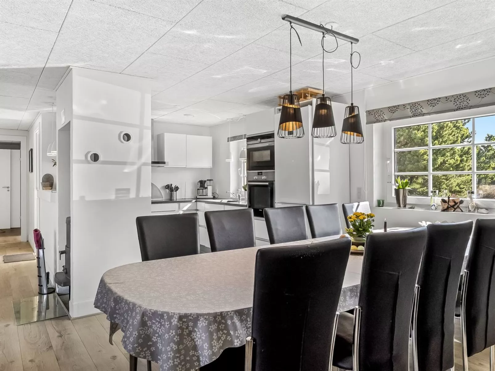 "Artan" - 2.6km from the sea-Inside