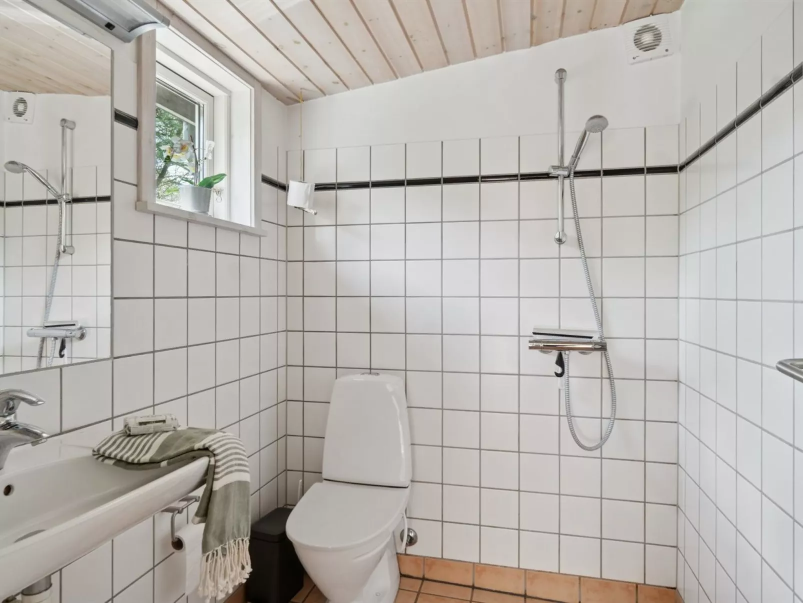 "Bassi" - 650m from the sea-Drinnen