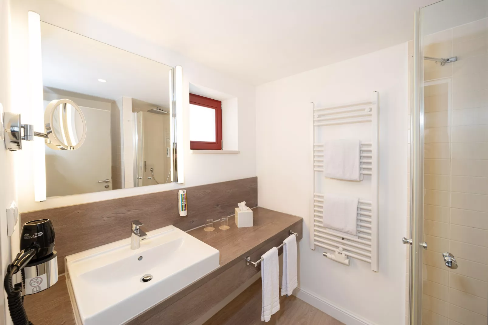 BEECH Resort am Plauer See - 4 Personen-Bathroom