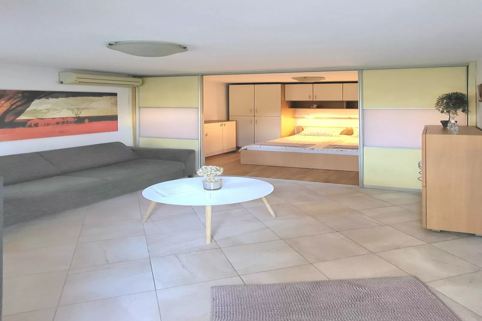 Green Terrace Apartment I - Studio Apartment with Terrace-Schlafzimmer