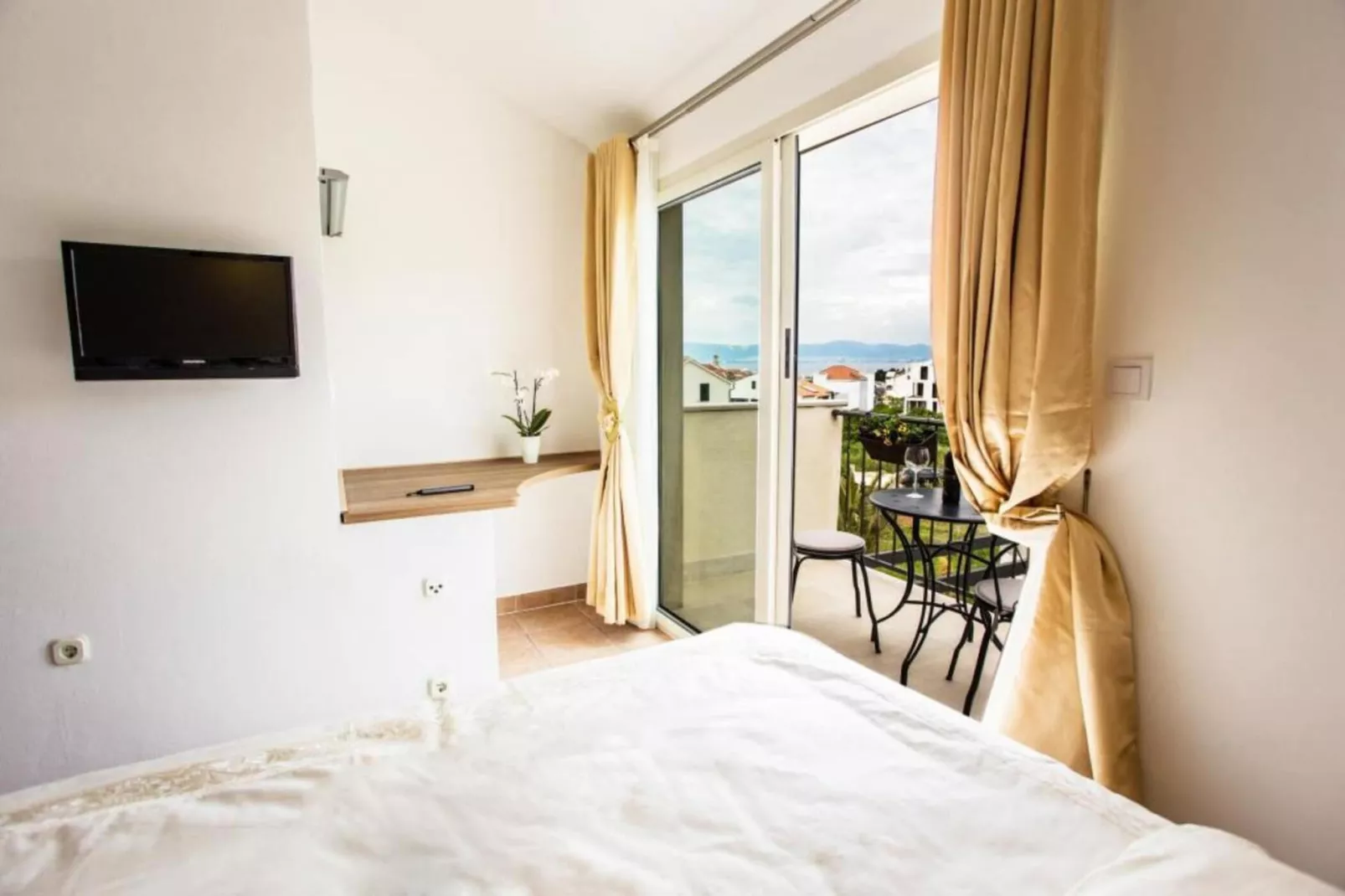 Villa Suzy Lux- Duplex Two Bedroom Villa with Swimming Pool and Sea View-Bedroom