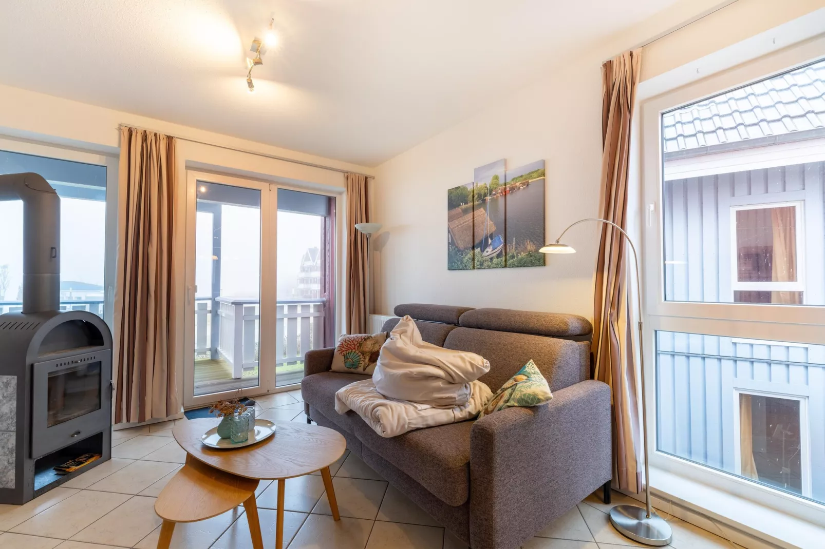 Mitteldeck 433-Living room