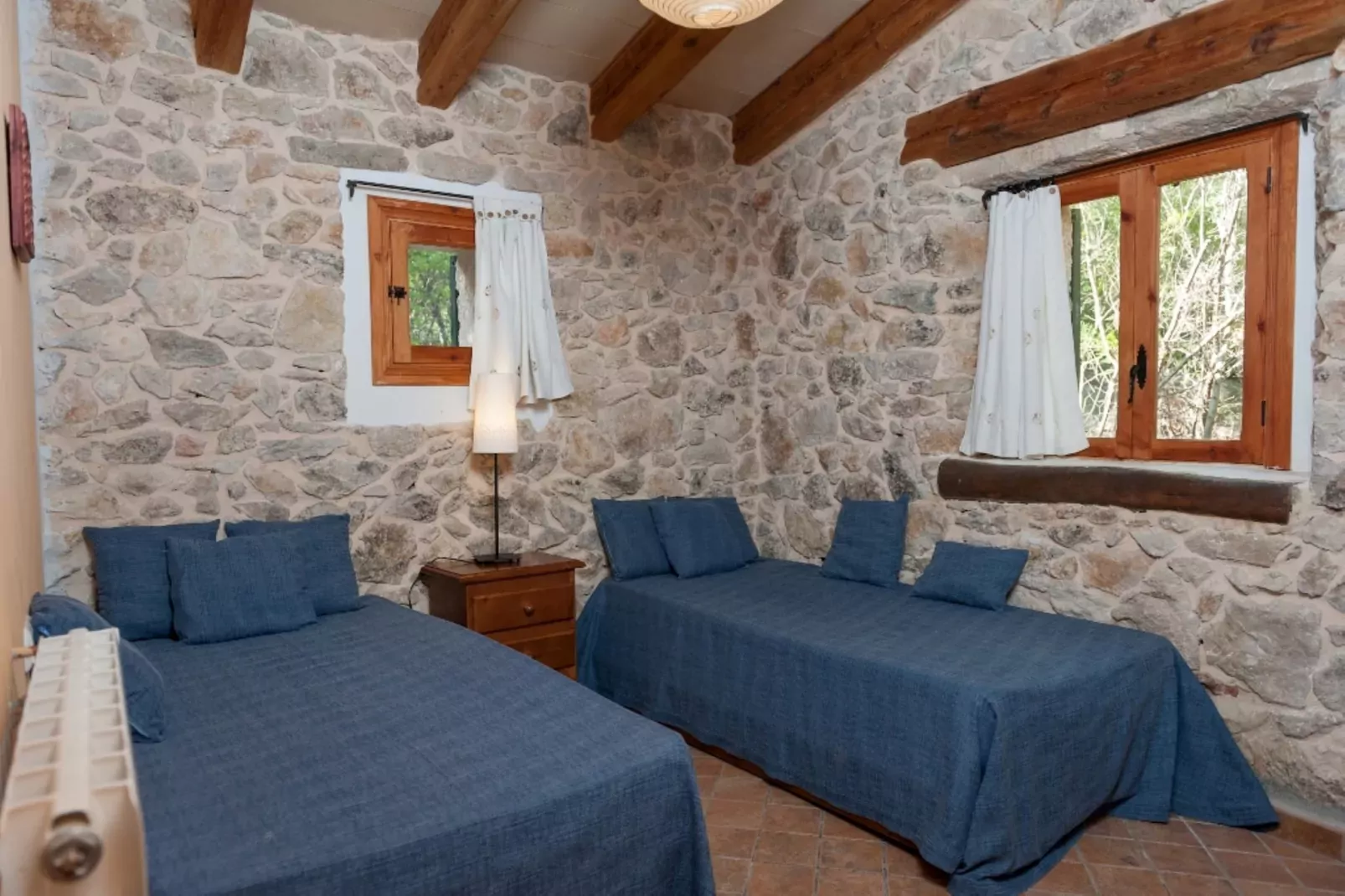 Casa De Piedra - Exterior in summer