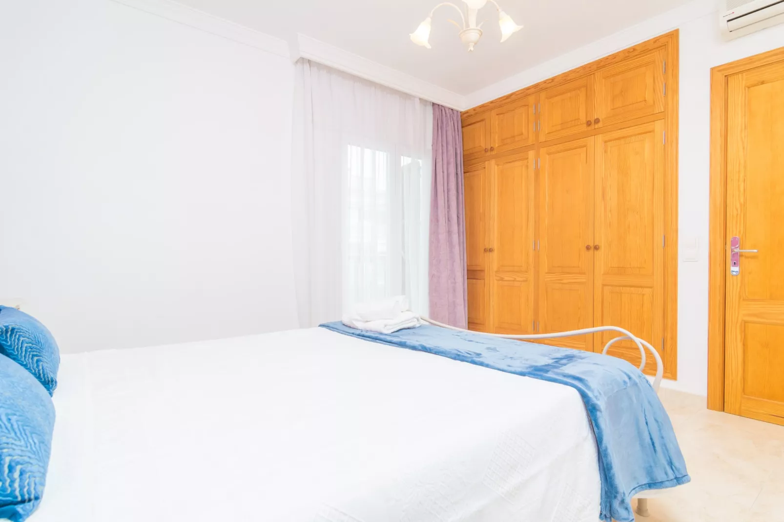 Lluna Home-Schlafzimmer