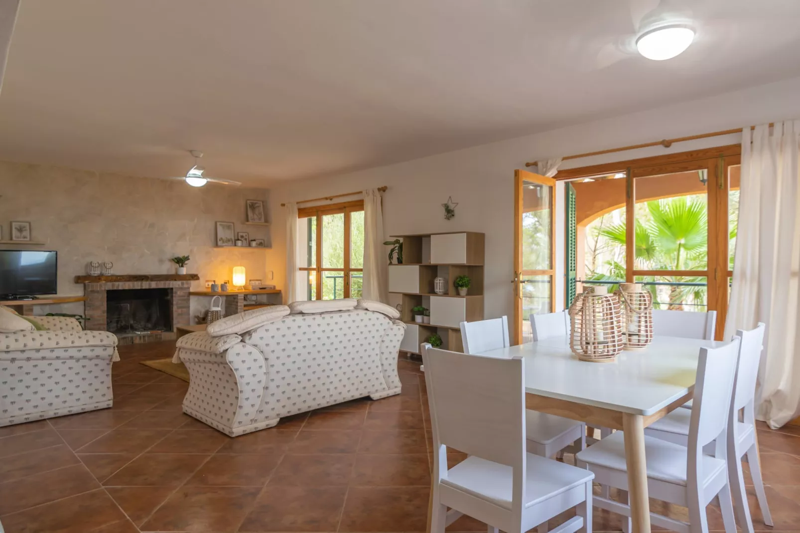 Villa Maria (port Des Canonge)-Esszimmer