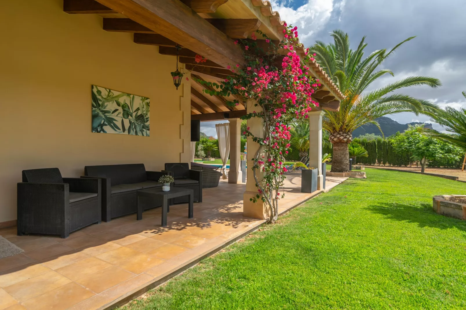 Villa Sun Club Home-Image-tags.