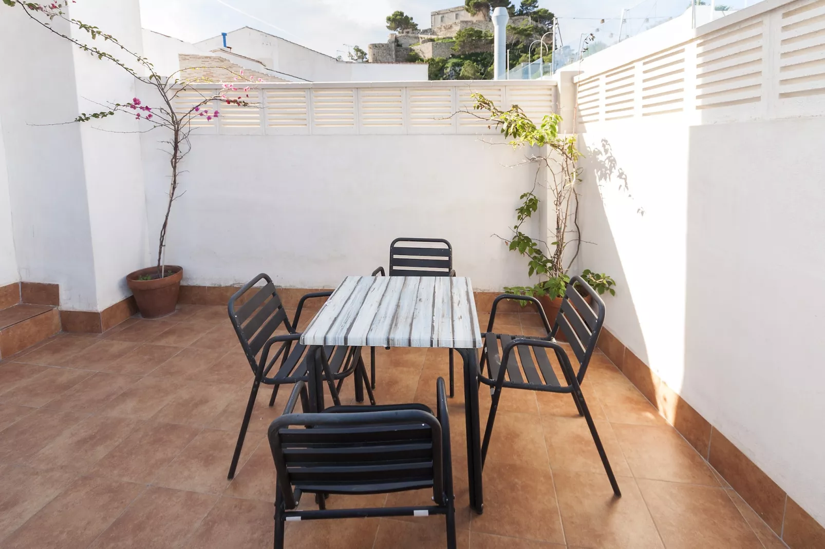 Apartamentos Al-andalusi 11-Terrassenbalkon