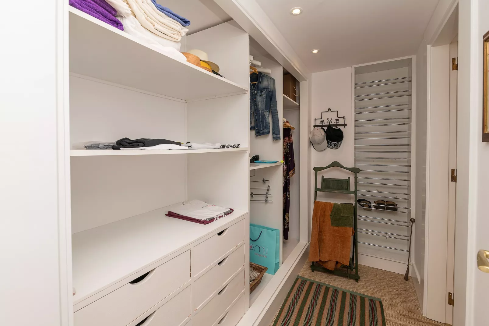 Calm And Luxury-Image-tags.