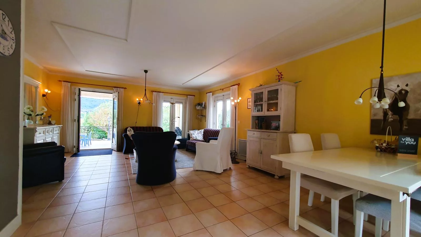 Les Hirondelles-Living room