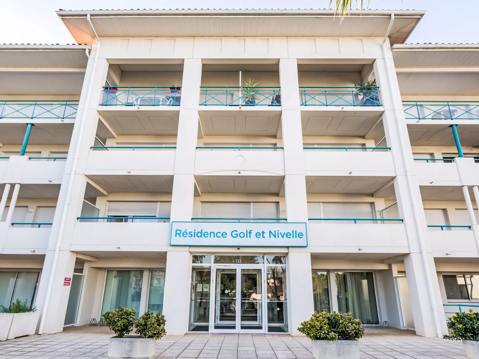 Golf de la Nivelle-Outside