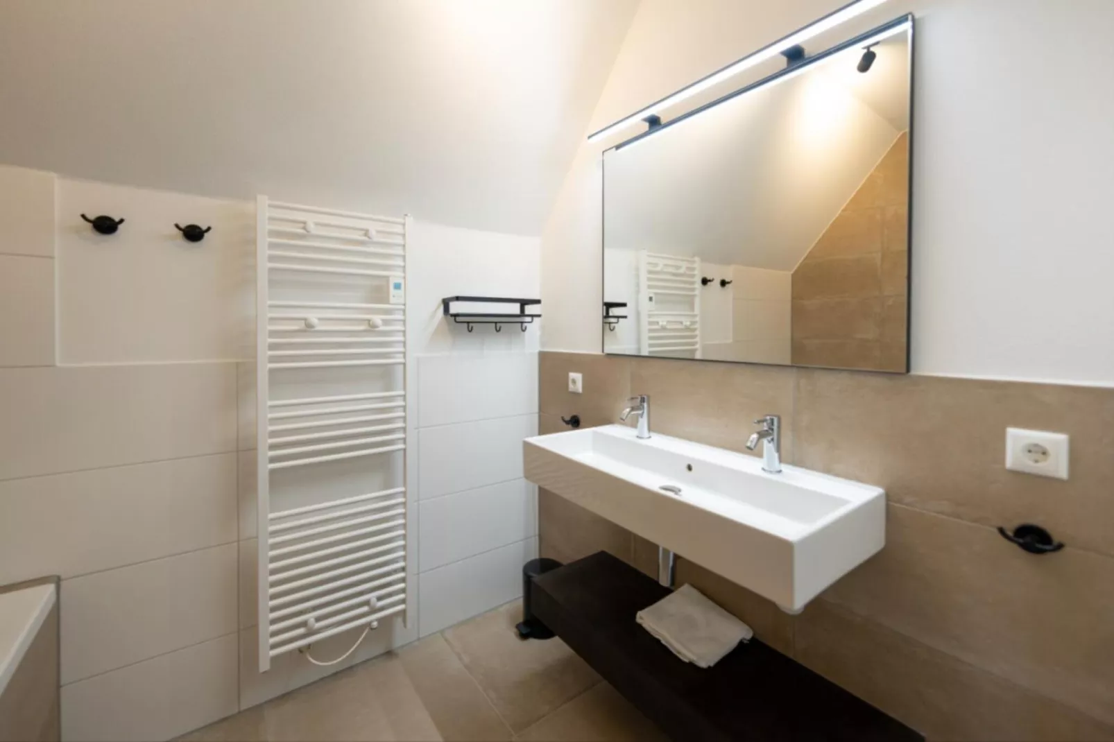 Wellness 12p-Bathroom