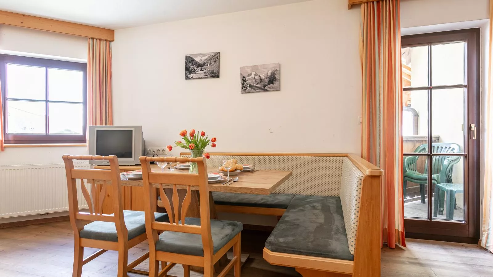 Schweizerhof Malve-Dining room