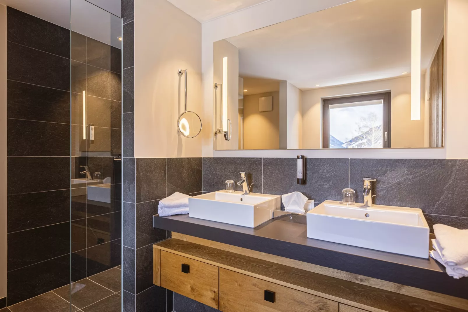 Bergresort Zugspitze Ehrwald 10-Bathroom