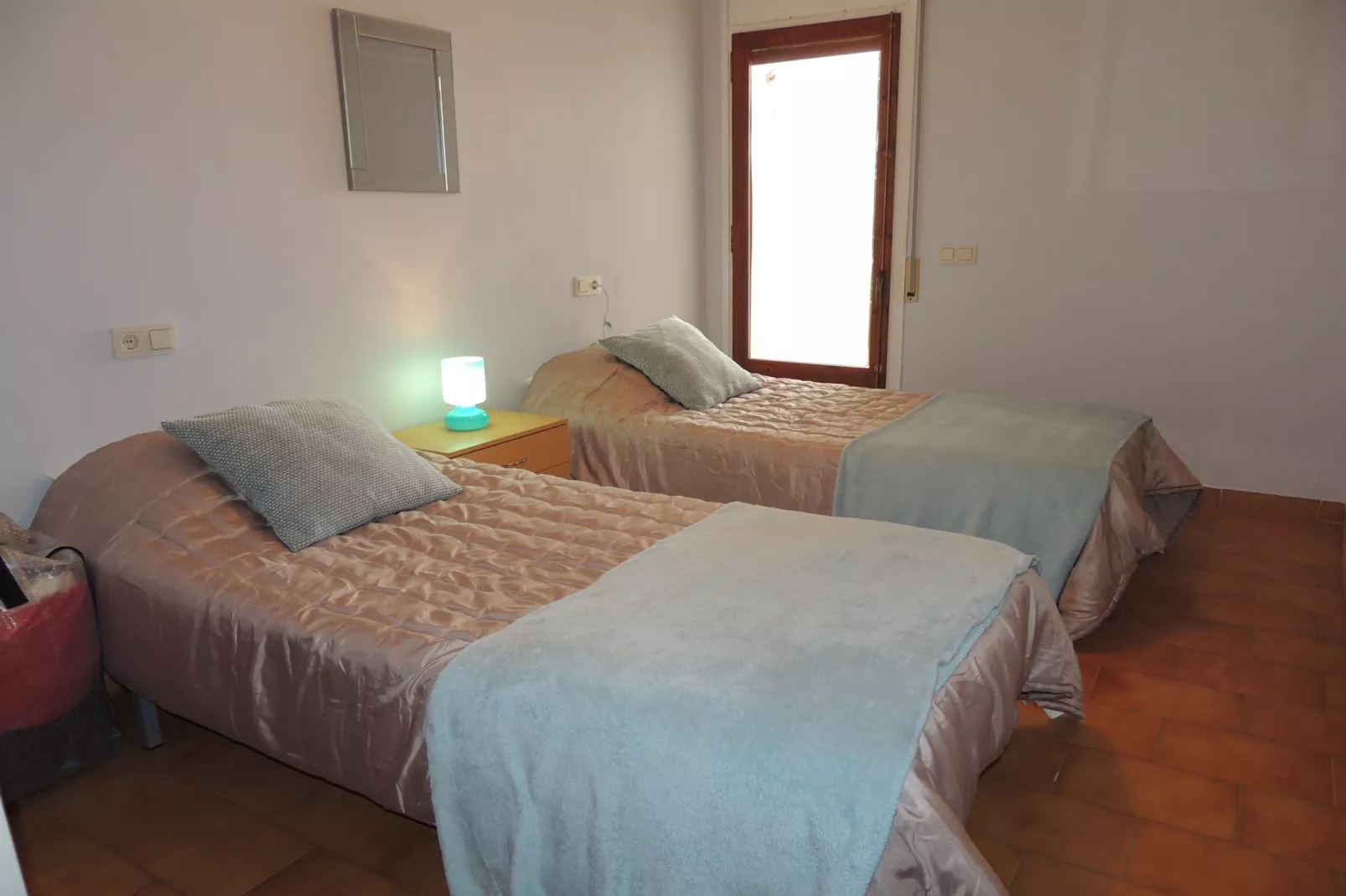 DULCE VIDA 2 B1 Roses-Bedroom