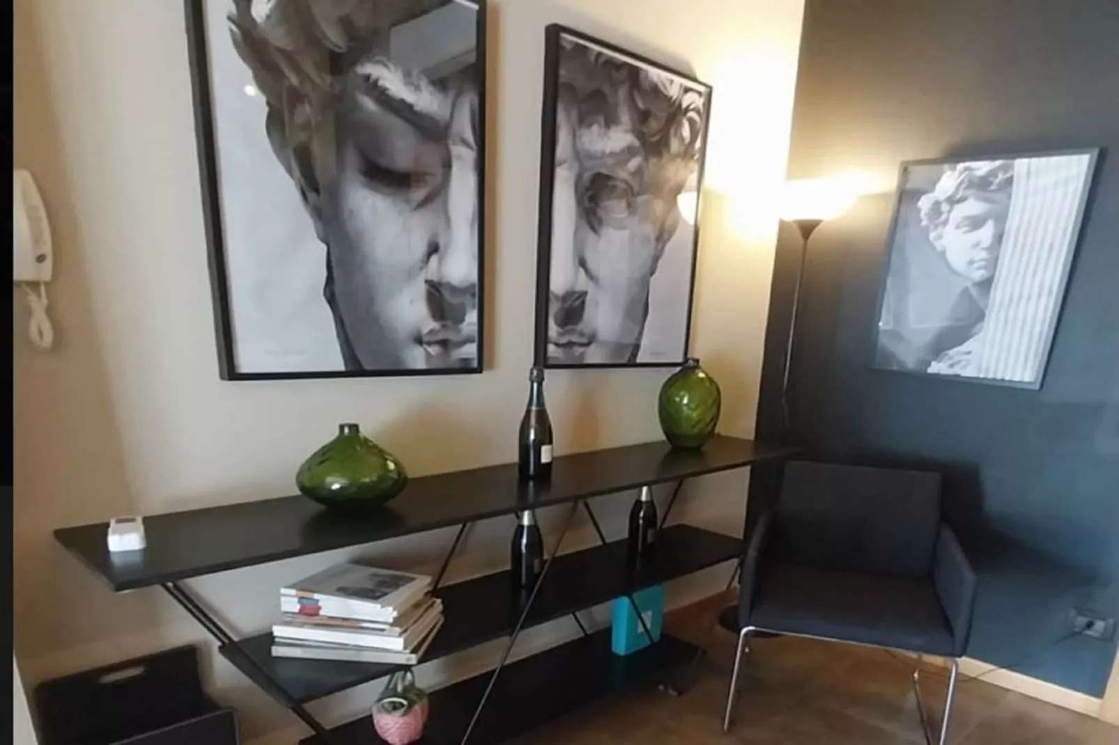 Saten-Living room