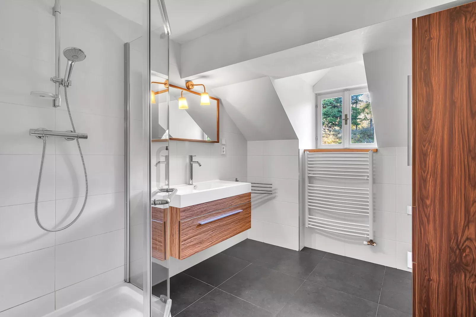 Mlade Buky KJH348-Bathroom