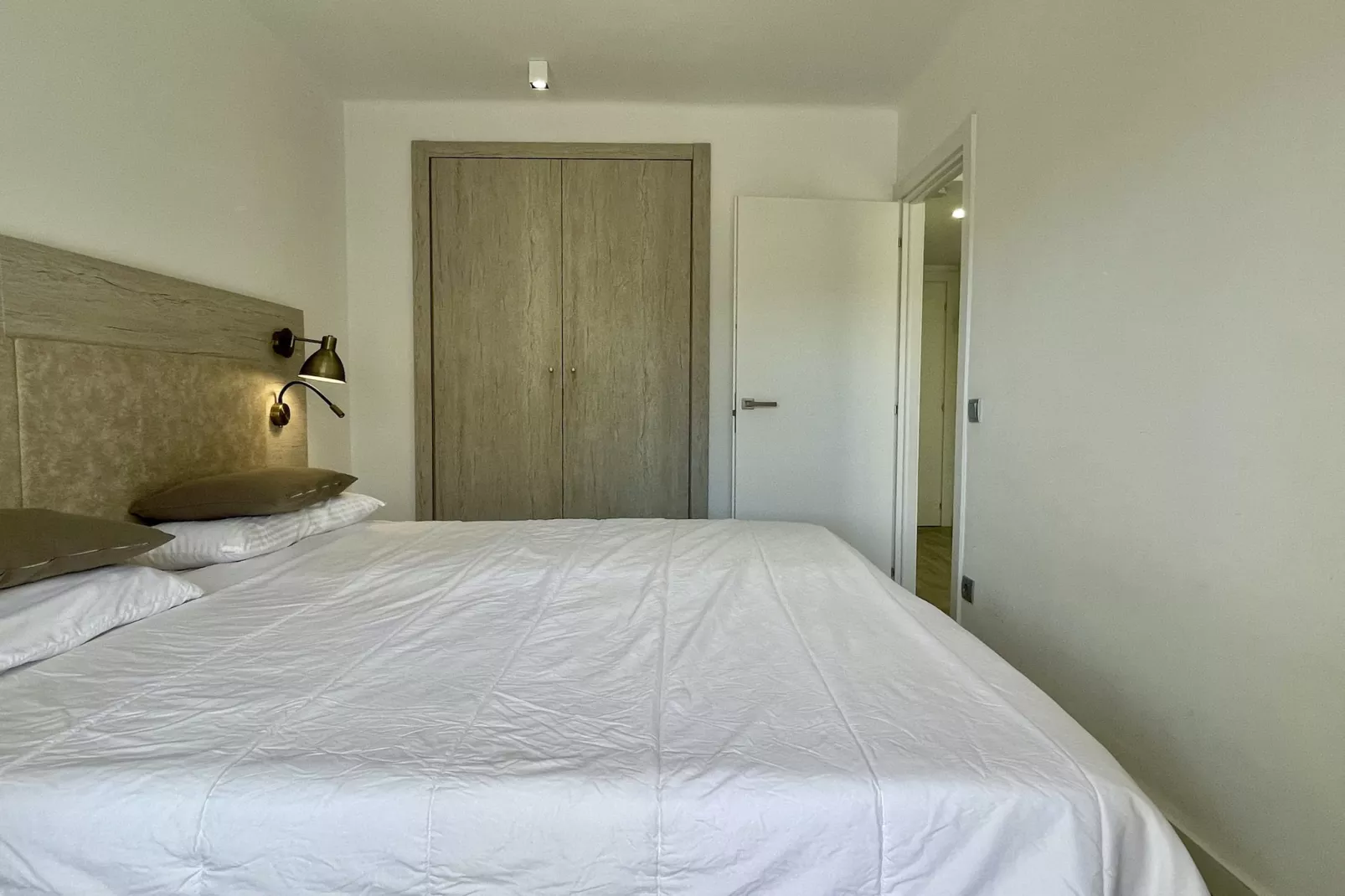 FESTASTAR 215-Bedroom
