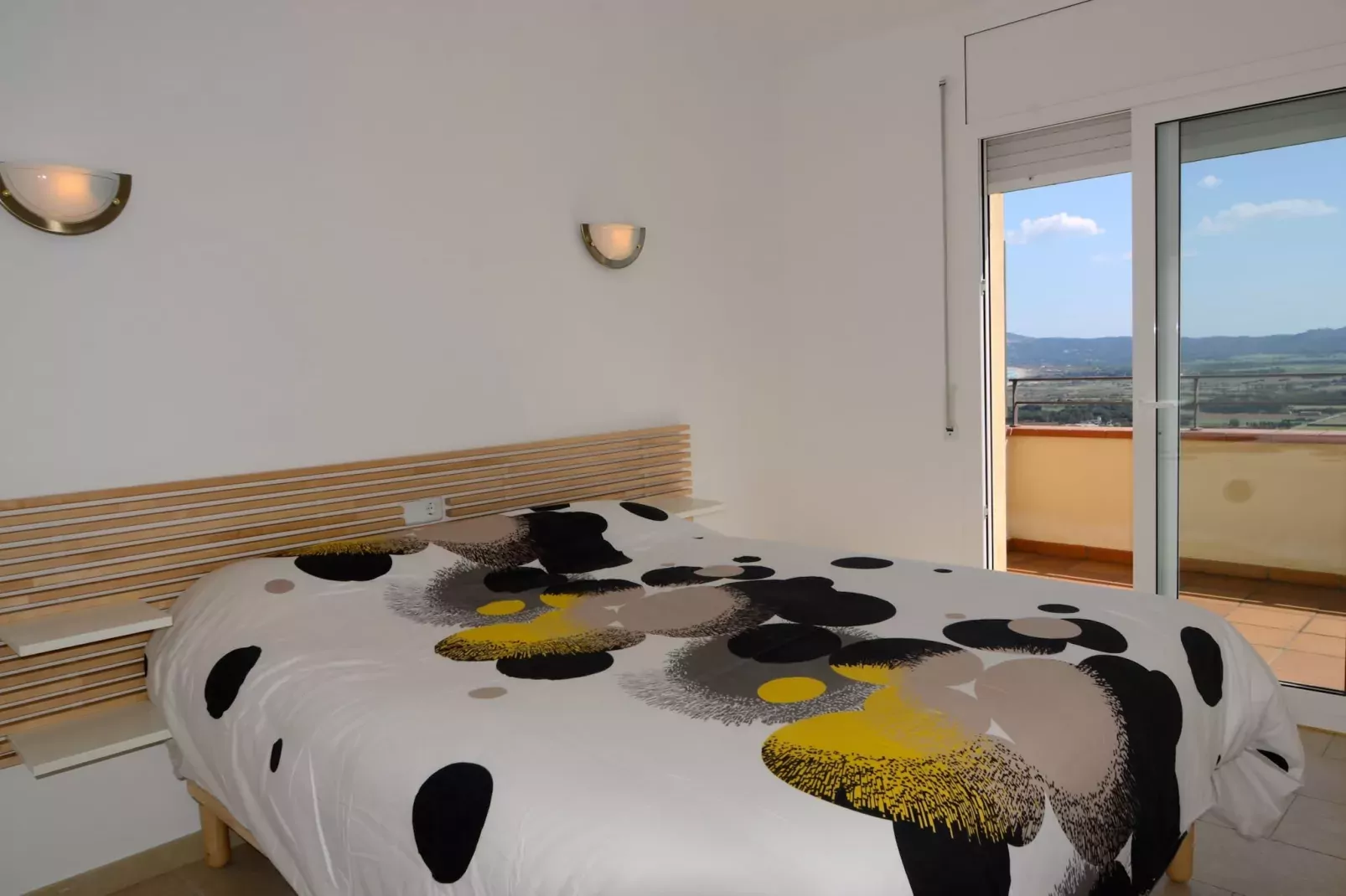 MONTSENY 3-Bedroom