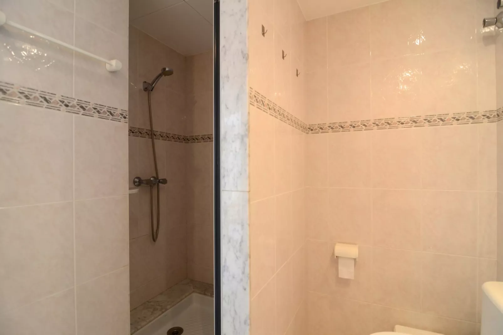 TREPUTXELL 2-2-Bathroom