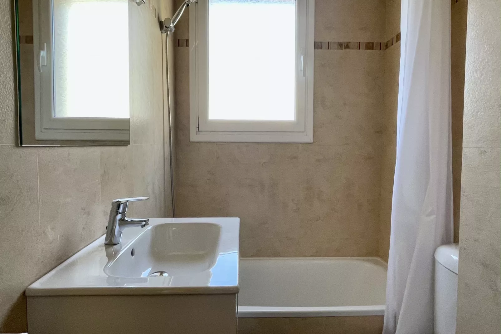 ARGONAVIS PB-A-Bathroom